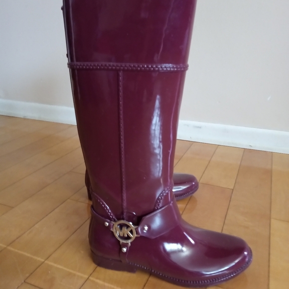 Michael Kors Shoes - Michael Kors Fulton glossy burgundy tall pull on rain boots women's size 7